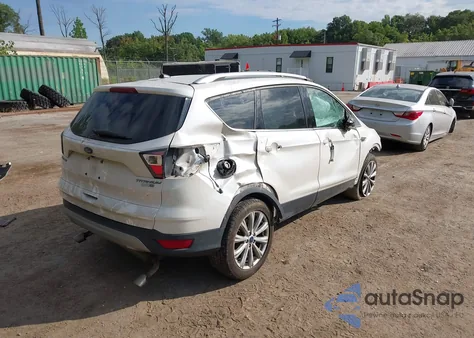 2017 Ford Escape Titanium из США, поврежденный, VIN 1FMCU9JD7HUB96963